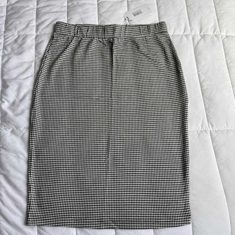 Universal Standard Black and White Pencil Skirt